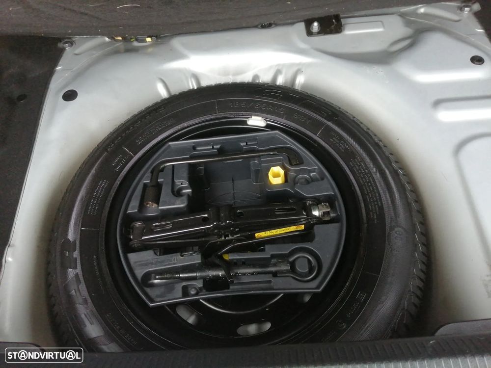 Peugeot 207 1.4 HDi Premium - 10