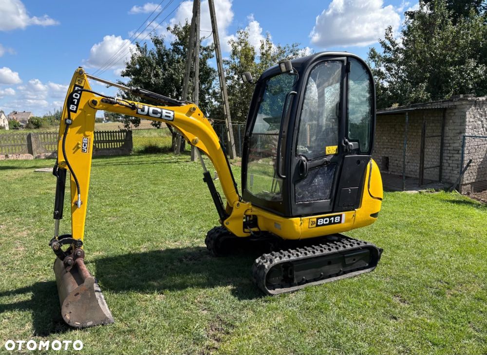 JCB 8018 - 3