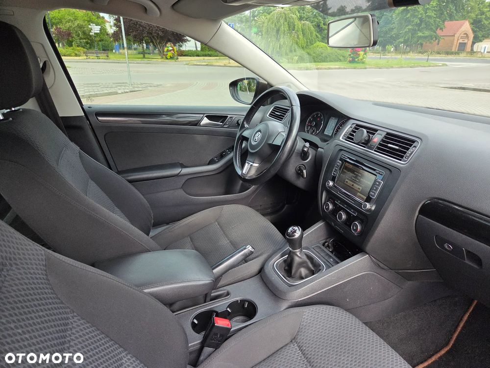 Volkswagen Jetta 1.2 TSI Comfortline - 14