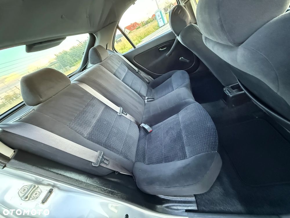 Honda Civic 1.4i S - 14
