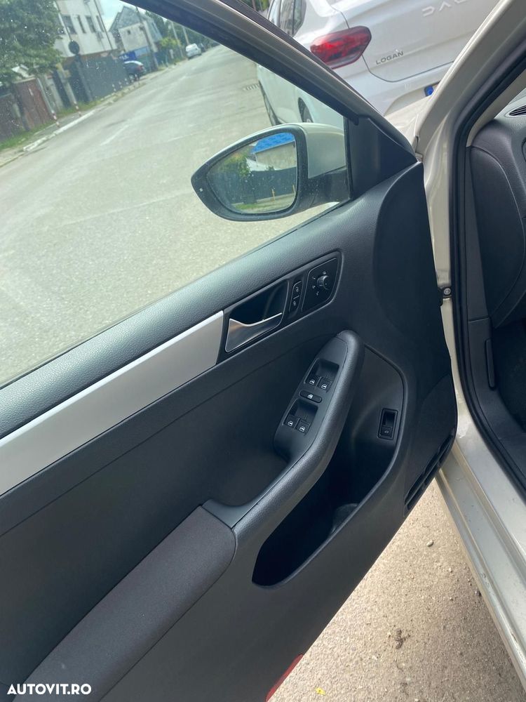 Volkswagen Jetta 1.2 TSI Comfortline - 3