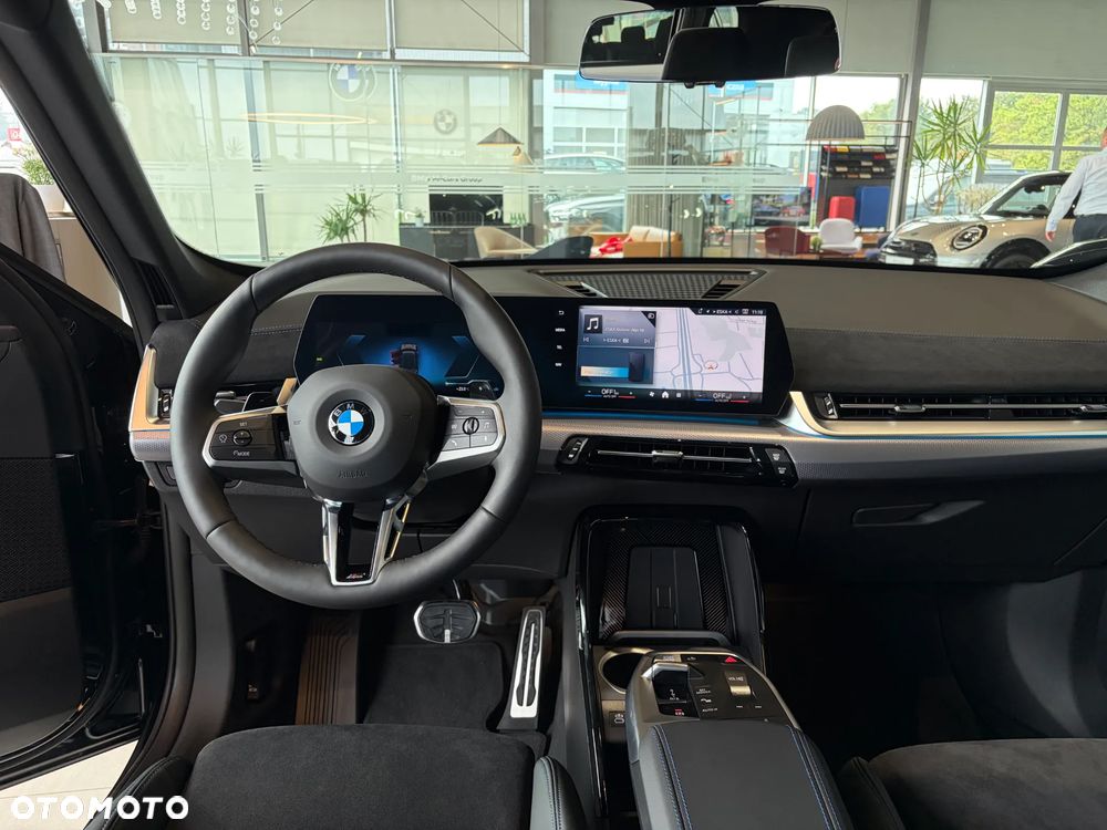 BMW X1 sDrive20i mHEV - 12