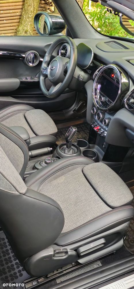 MINI Cooper Cabrio - 12
