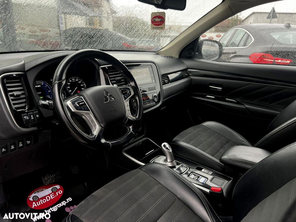 Mitsubishi Outlander - 4