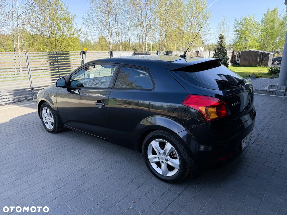Kia Ceed - 4