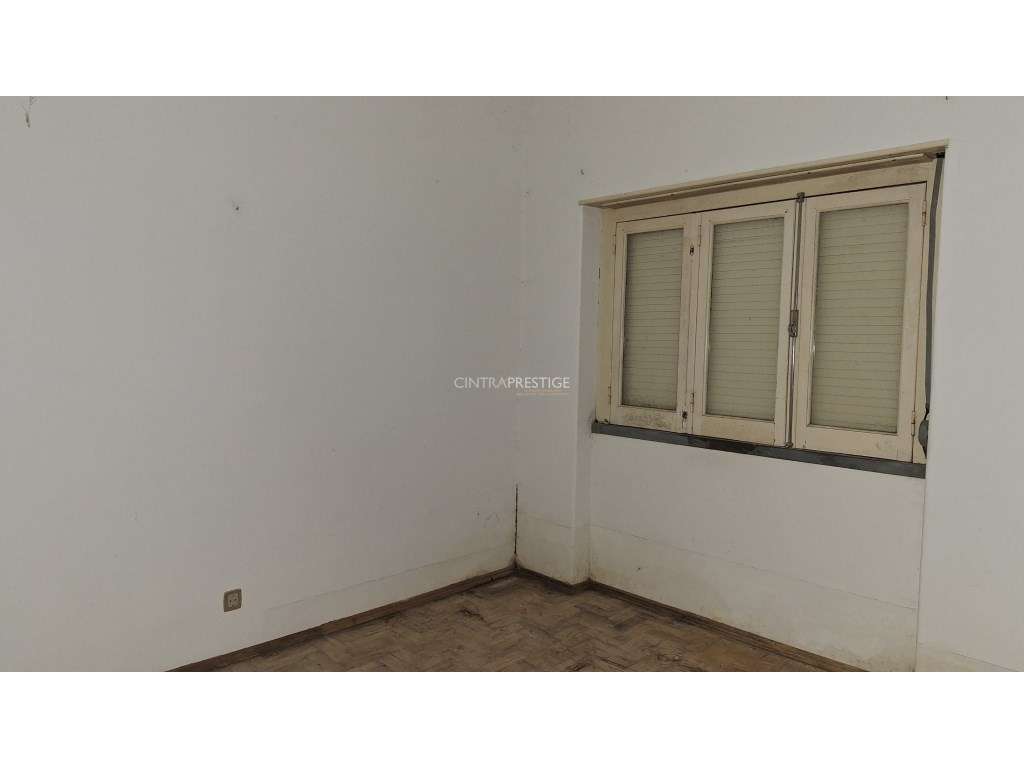 Moradia T3 no Mucifal, Colares, com terreno de 1165 m - Grande imagem: 3/25