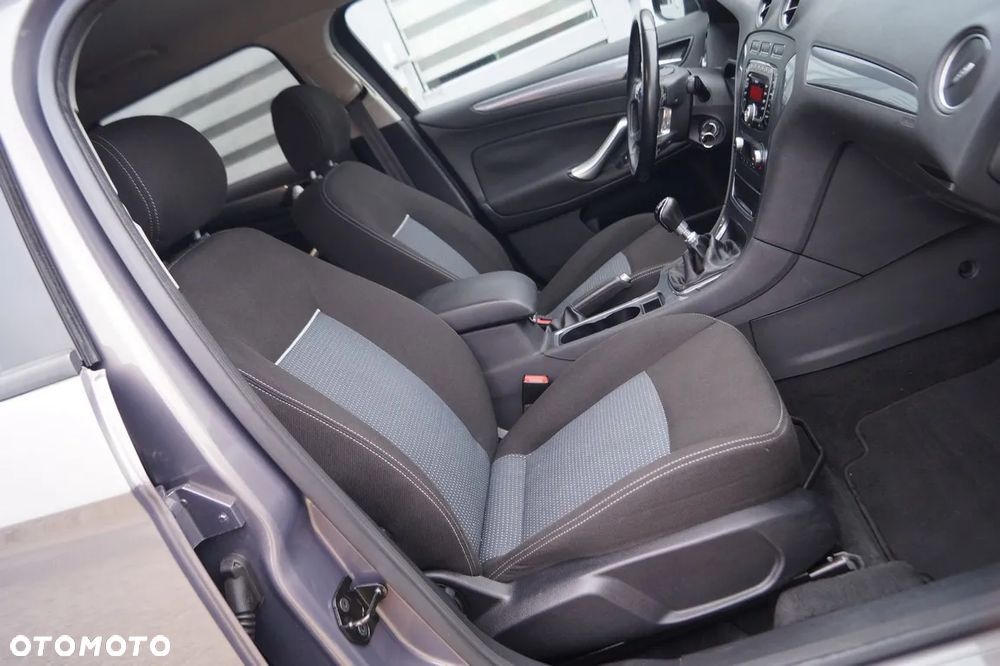 Ford Mondeo 1.6 TDCi Ambiente - 25