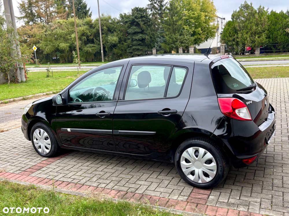 Renault Clio 1.2 16V 75 Yahoo - 13