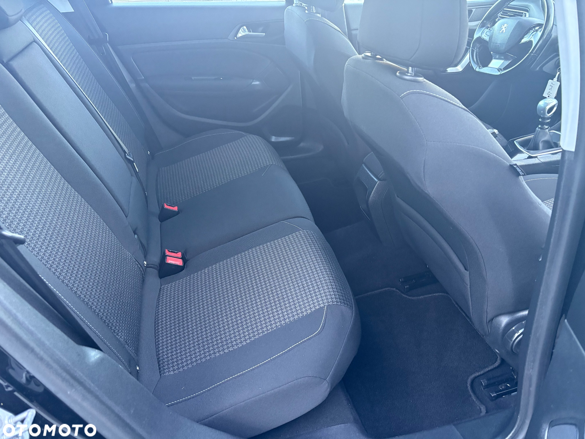 Peugeot 308 1.6 BlueHDi Business Line S&S - 24