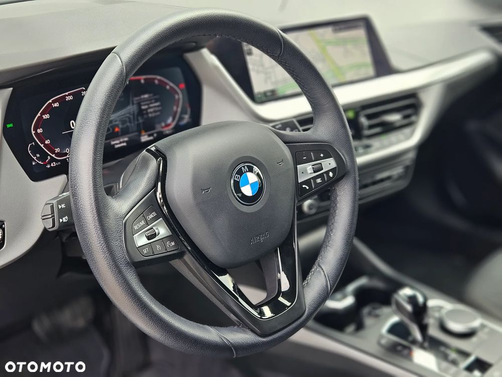 BMW Seria 1 118i Advantage - 22