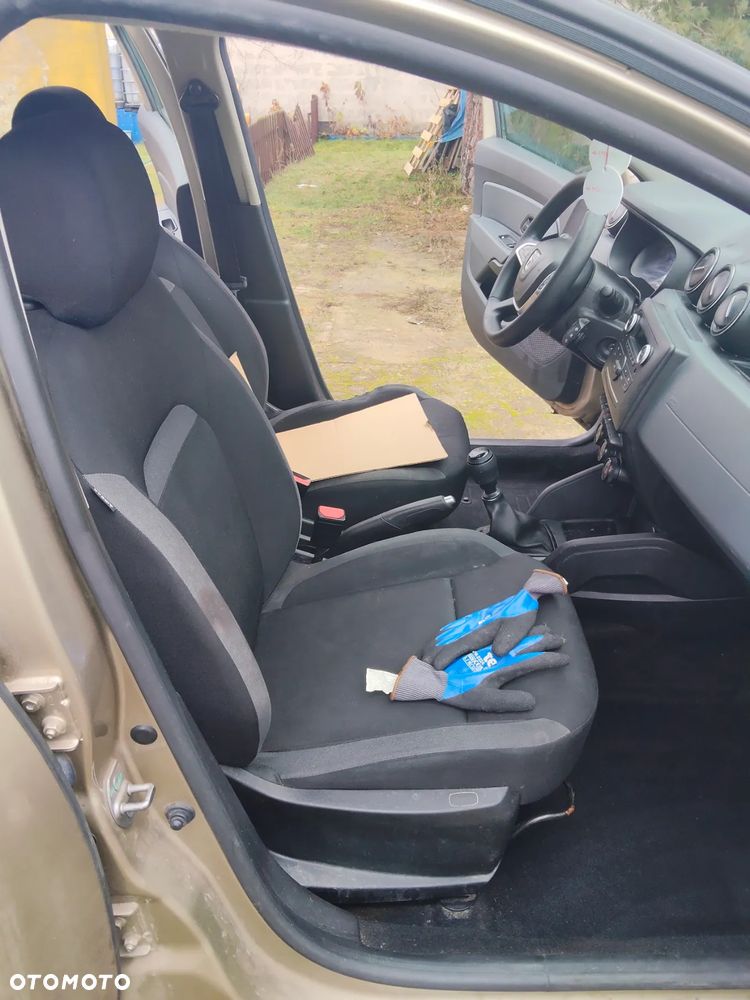 Dacia Duster 1.3 TCe FAP Essential - 8