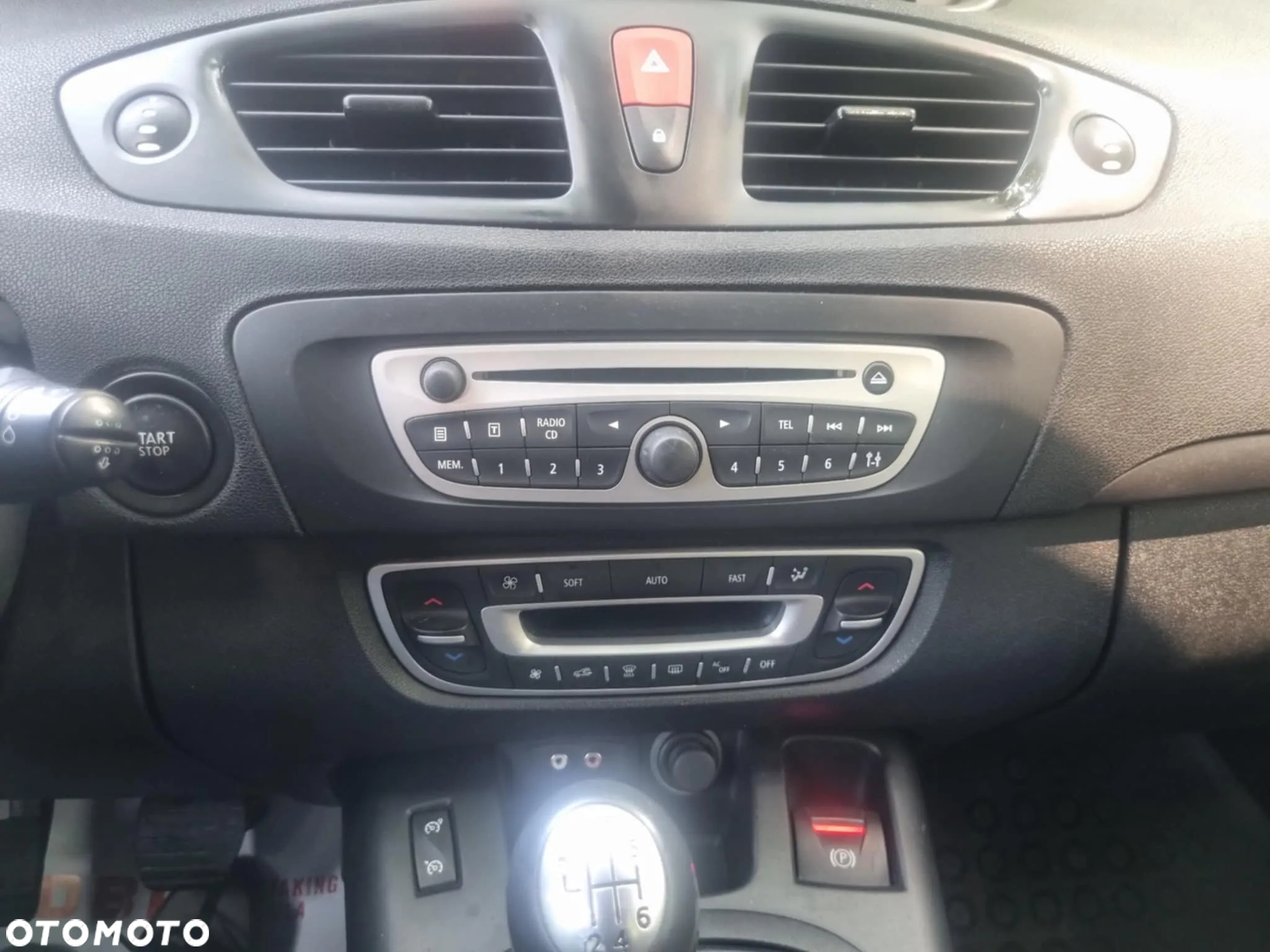 Renault Scenic - 17