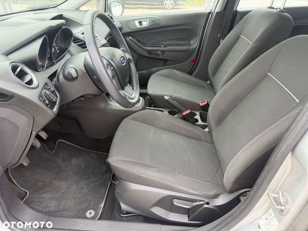 Ford Fiesta - 24