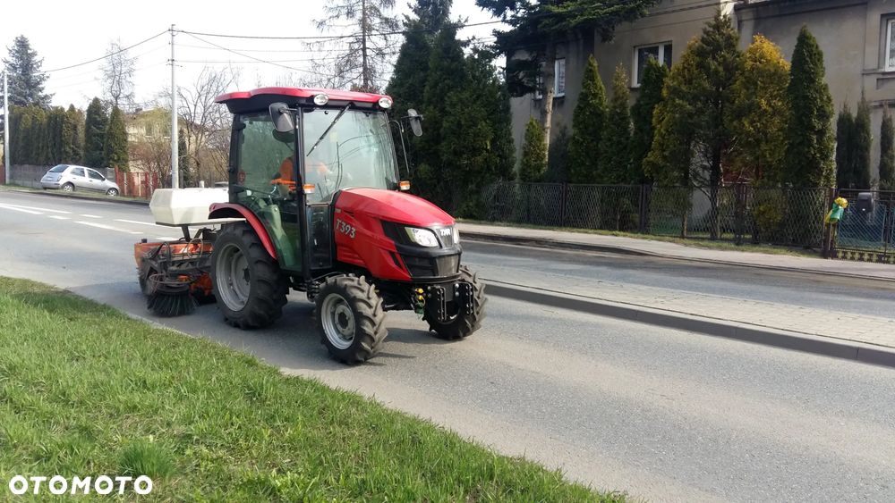 Inny Zamiatarka Bemab G1 chodnikowo uliczna elewatorowa z ciągnikiem Kioti - 3