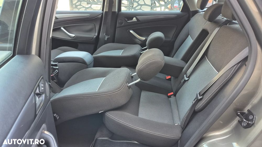 Ford Mondeo - 16