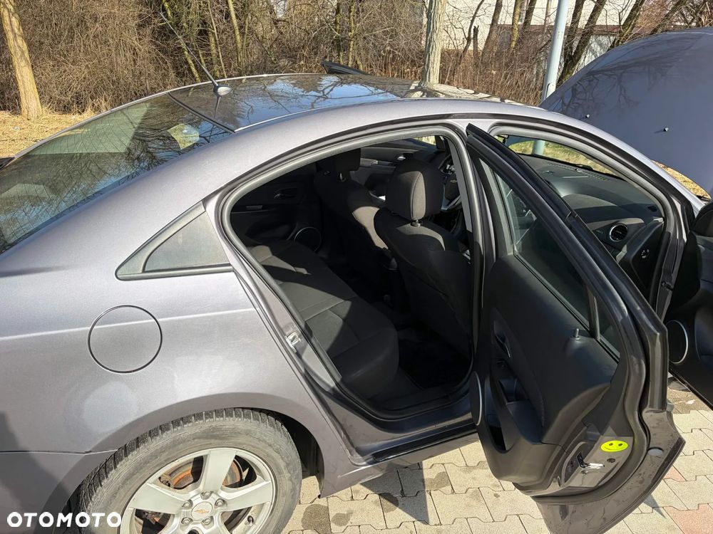 Chevrolet Cruze - 8