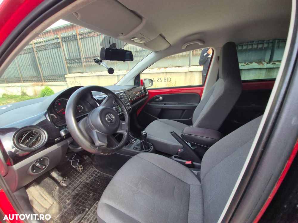 Volkswagen up! 1.0 BMT High - 11