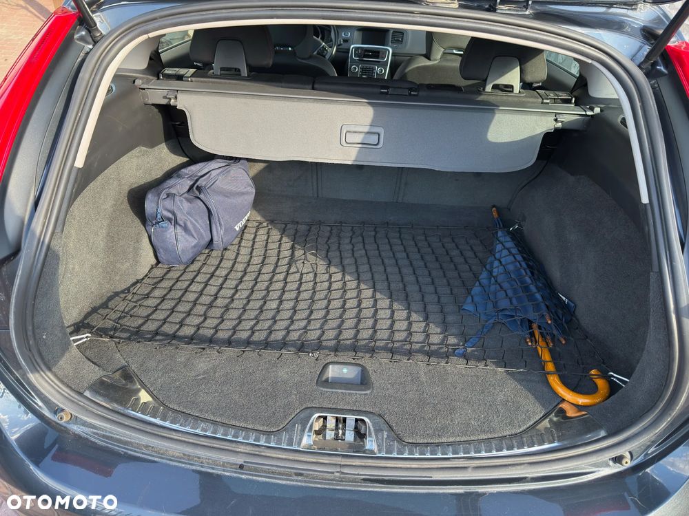 Volvo V60 T3 Momentum - 11