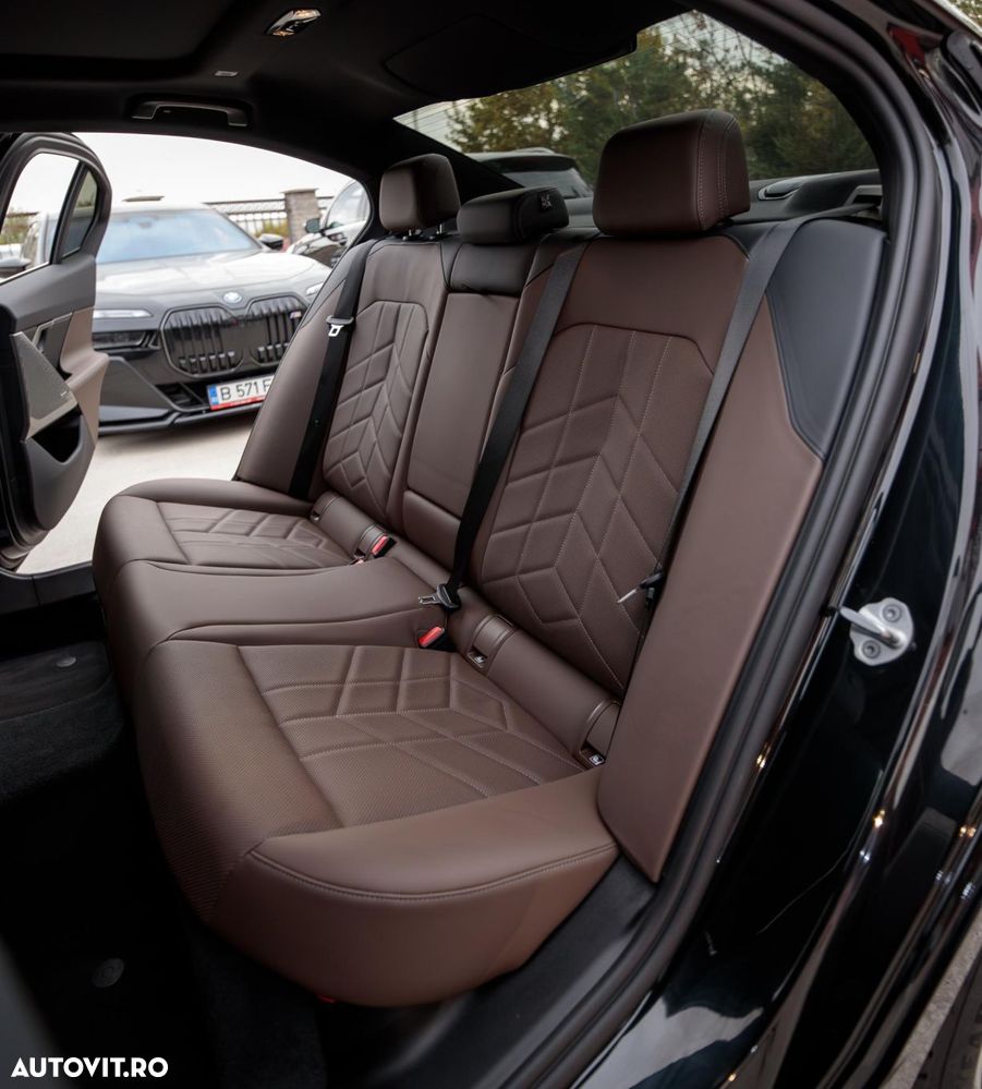 BMW Seria 5 520i AT MHEV - 13