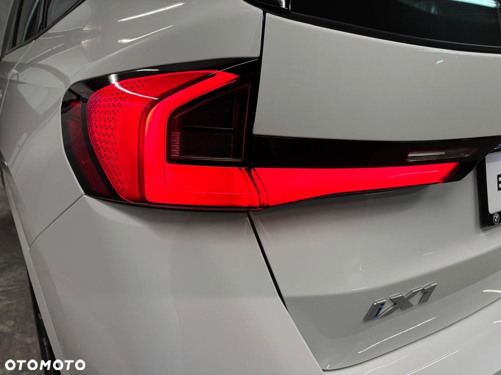 BMW iX1 eDrive20 66.5kWh M Sport - 23