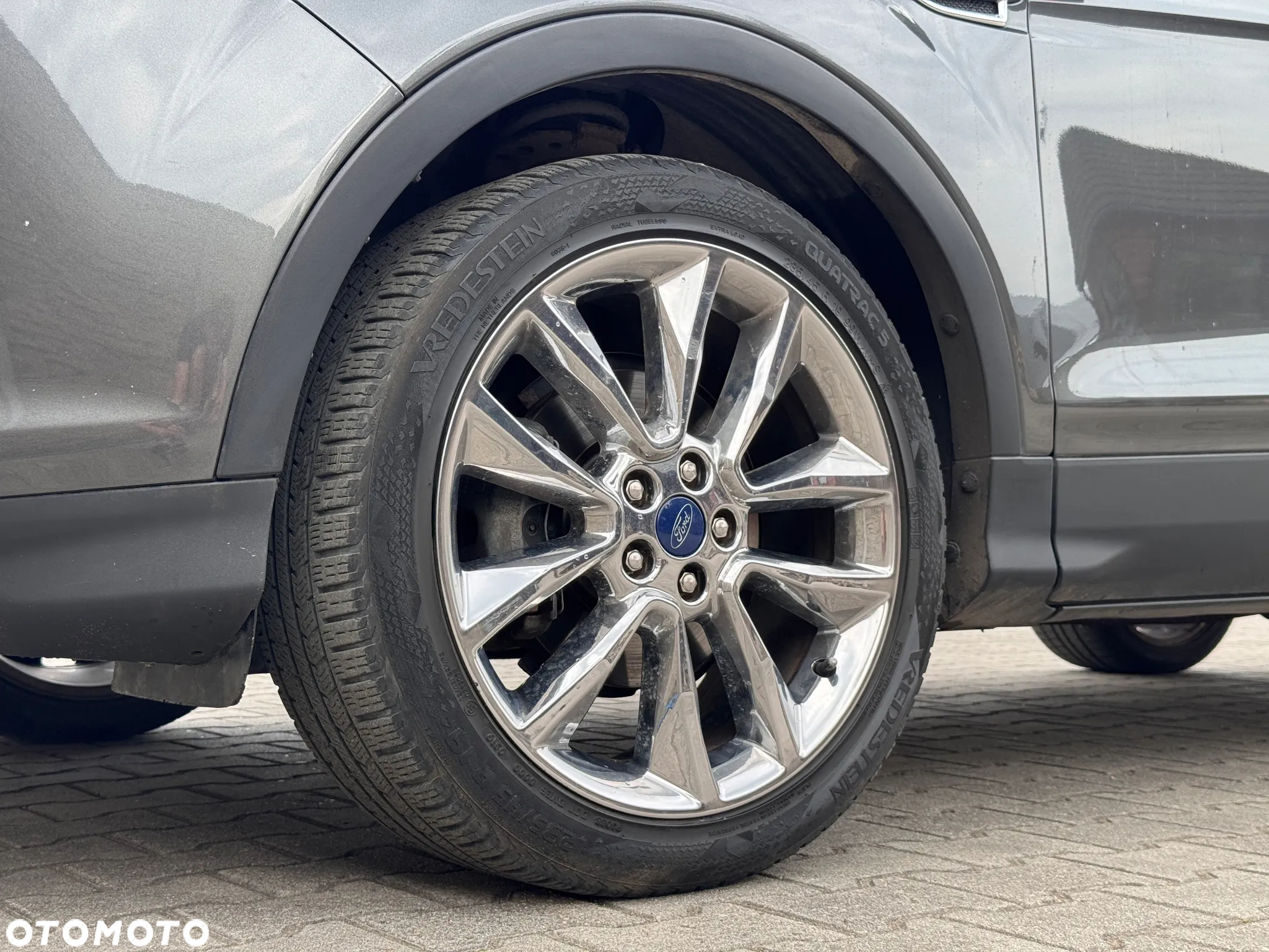 Ford Kuga - 33