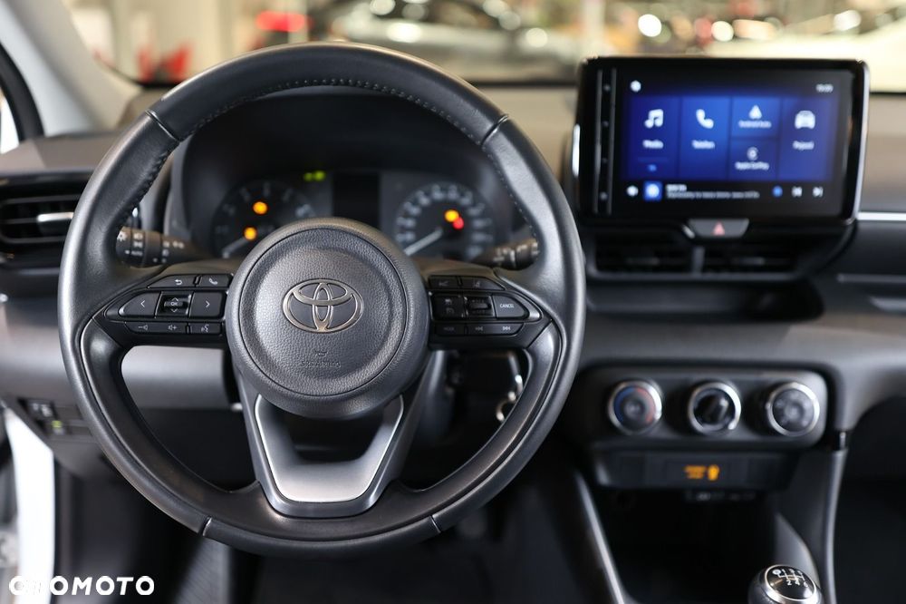 Toyota Yaris - 10