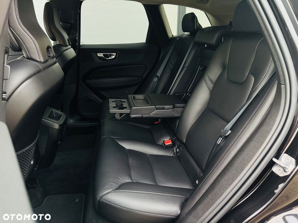 Volvo XC 60 D4 Geartronic Momentum Pro - 30