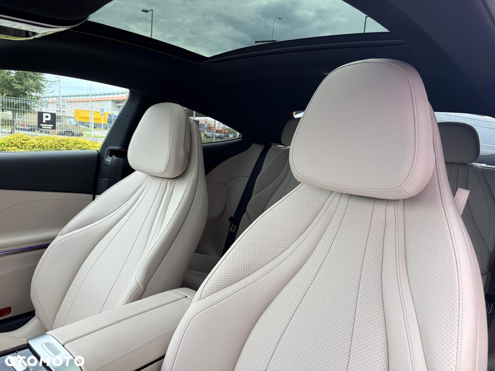 Mercedes-Benz CLE 300 4Matic 9G-TRONIC Edition AMG Line - 12
