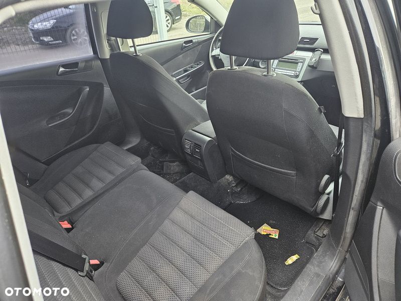 Volkswagen Passat 2.0 TDI Comfortline - 9