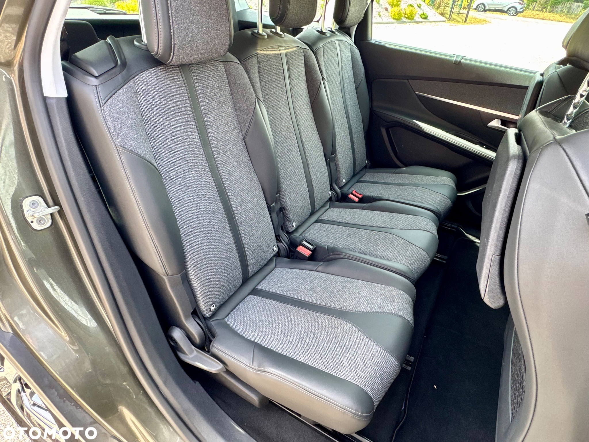 Peugeot 5008 1.5 BlueHDi Allure S&S EAT8 - 28