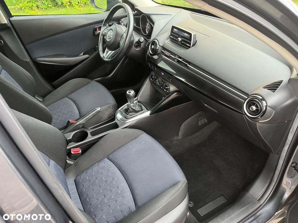 Mazda 2 - 8
