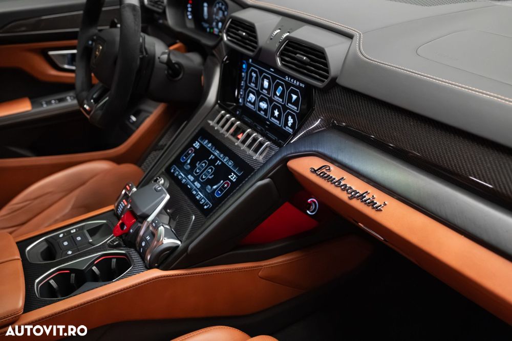 Lamborghini Urus - 35