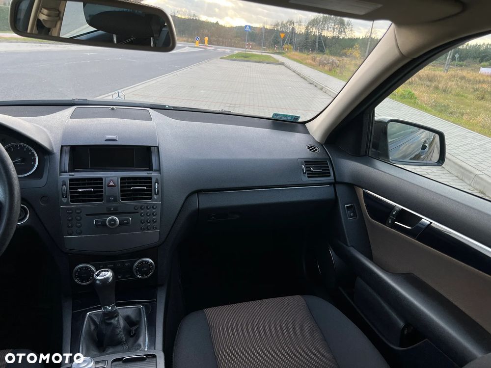Mercedes-Benz Klasa C 180 K BlueEff Elegance - 14