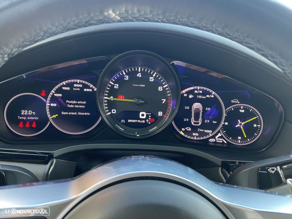 Porsche Cayenne Coupé E-Hybrid - 38