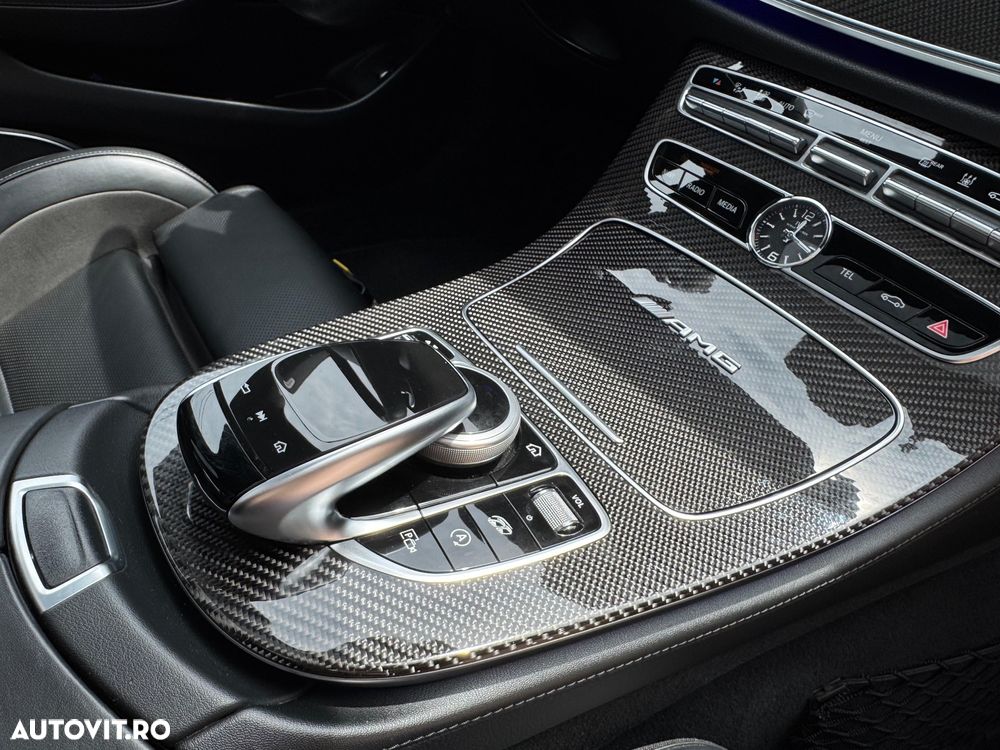 Mercedes-Benz E AMG 63 4Matic AMG Speedshift 9G-MCT - 17
