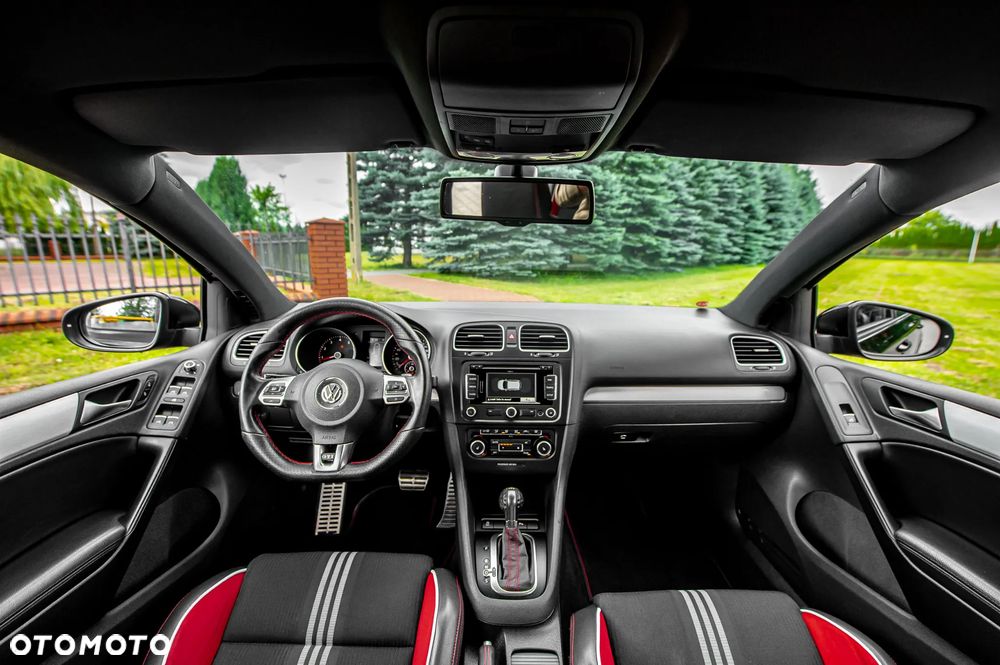 Volkswagen Golf 2.0 GTI DSG adidas - 27