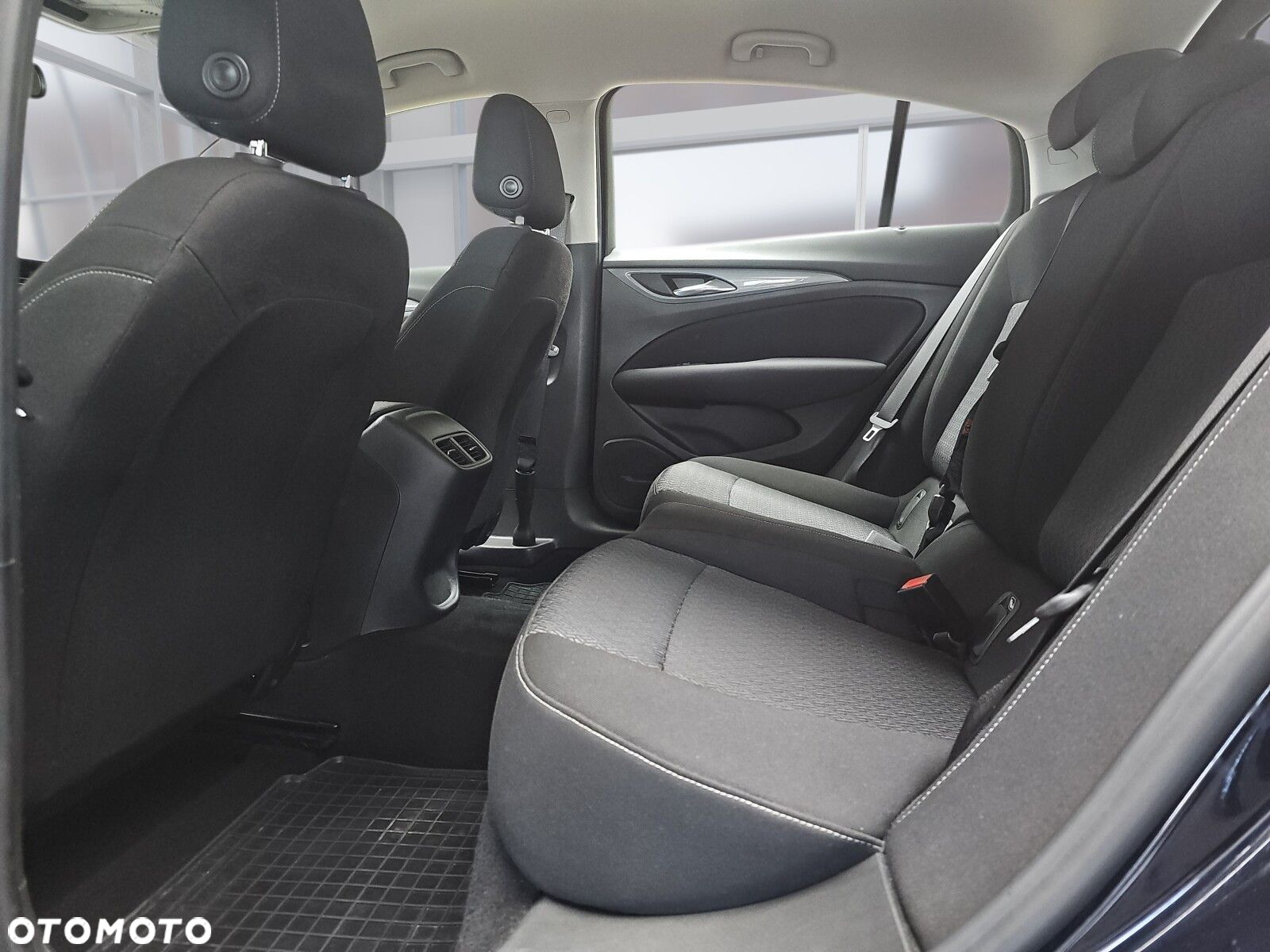 Opel Insignia 1.5 T Enjoy S&S - 16