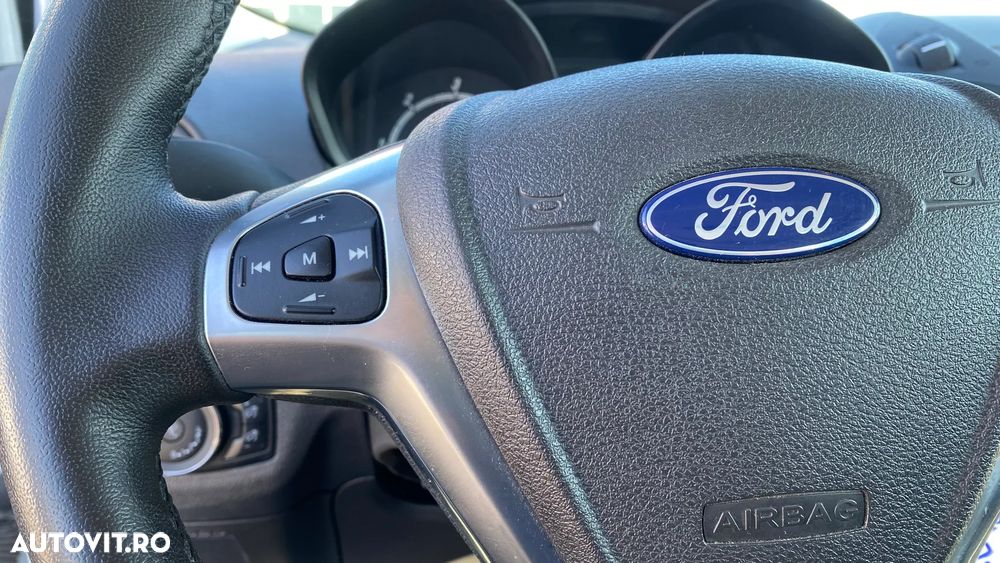 Ford Tourneo Courier - 11