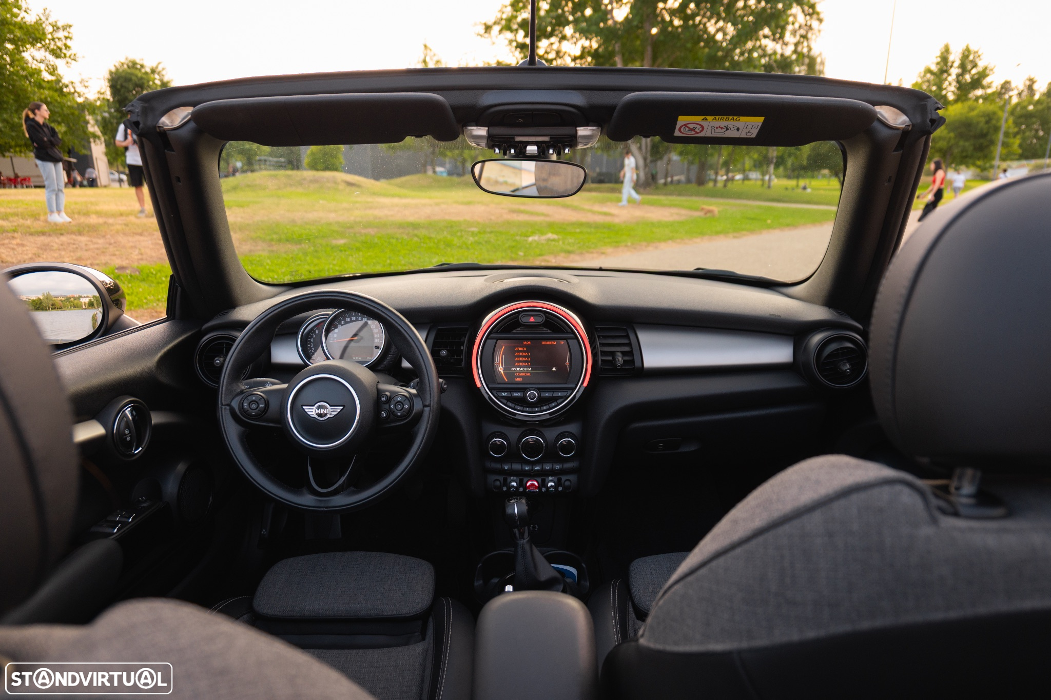 MINI Cabrio Cooper Sidewalk Edition - 13