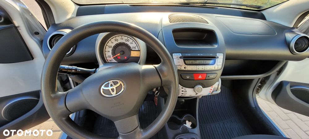 Toyota Aygo 1.0 VVT-i Sol EU5 - 14