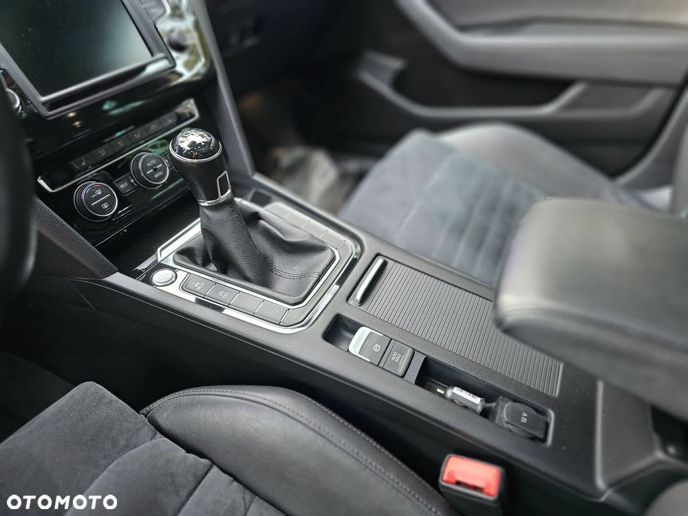 Volkswagen Passat 2.0 TDI BMT Highline - 19