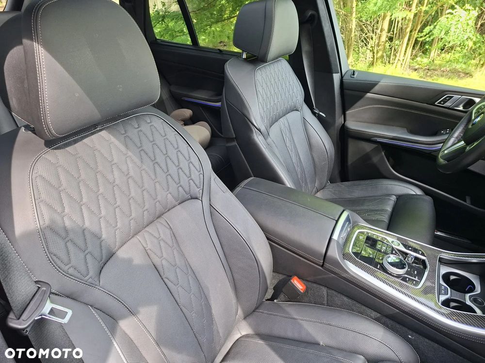 BMW X5 M50i - 23