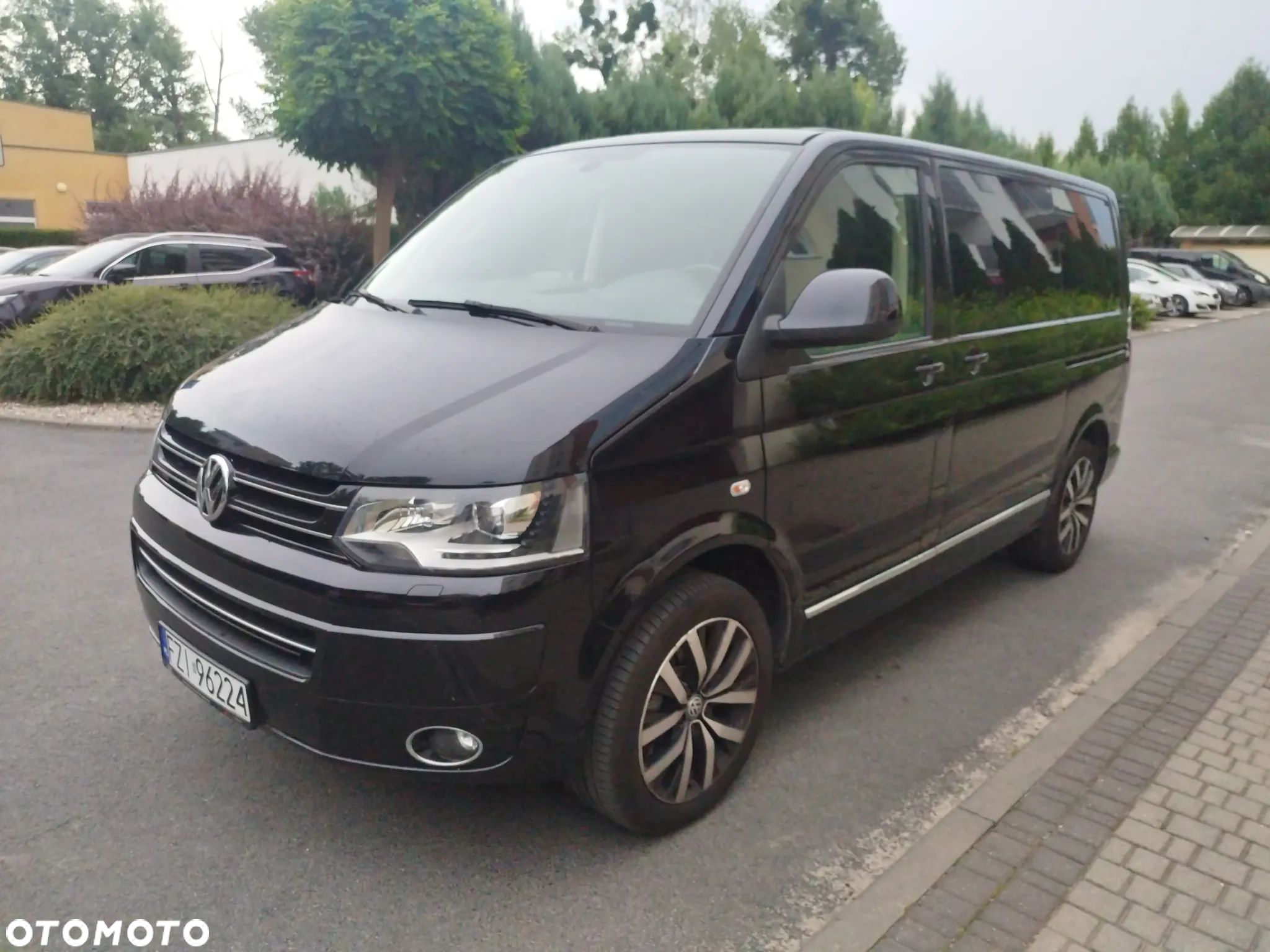 Volkswagen Multivan - 1