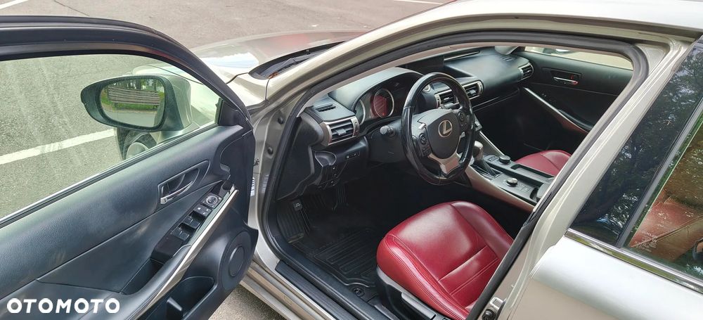 Lexus IS 200t F Impression - 10