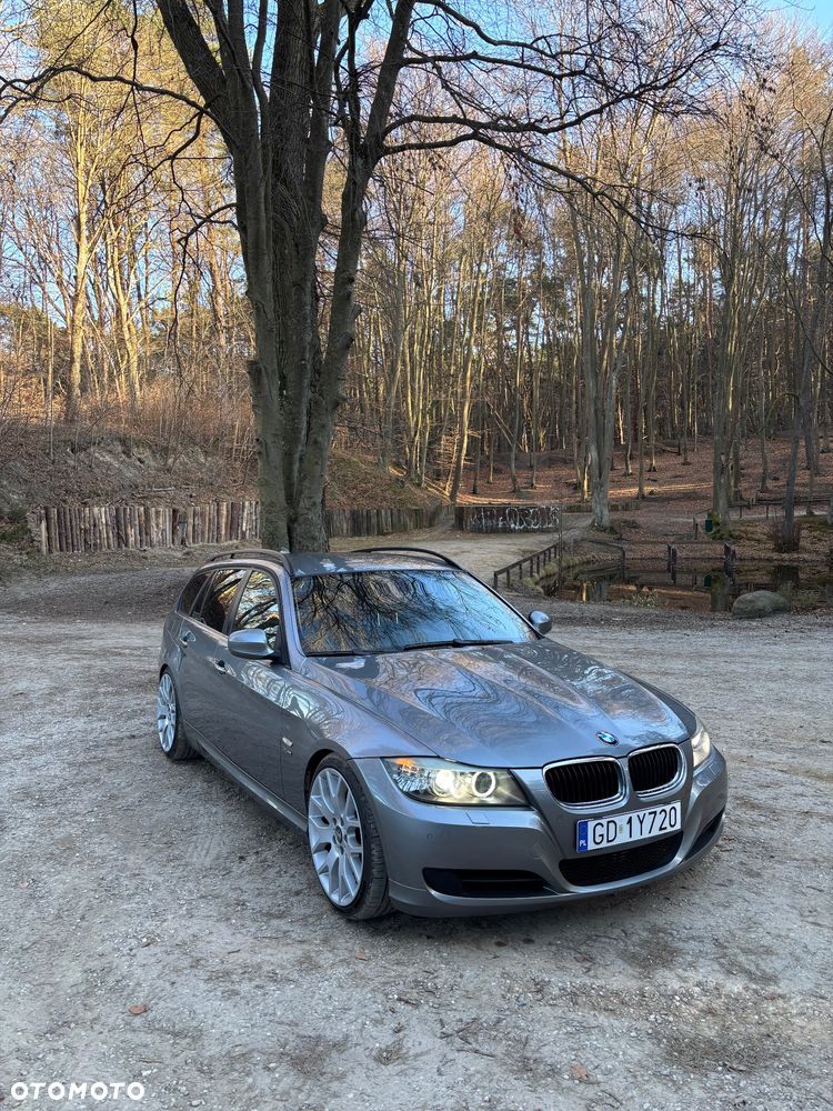 BMW Seria 3 320d xDrive DPF - 29