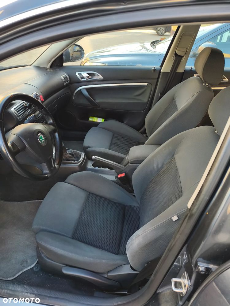 Skoda Superb 2.0 TDI DPF Classic - 3