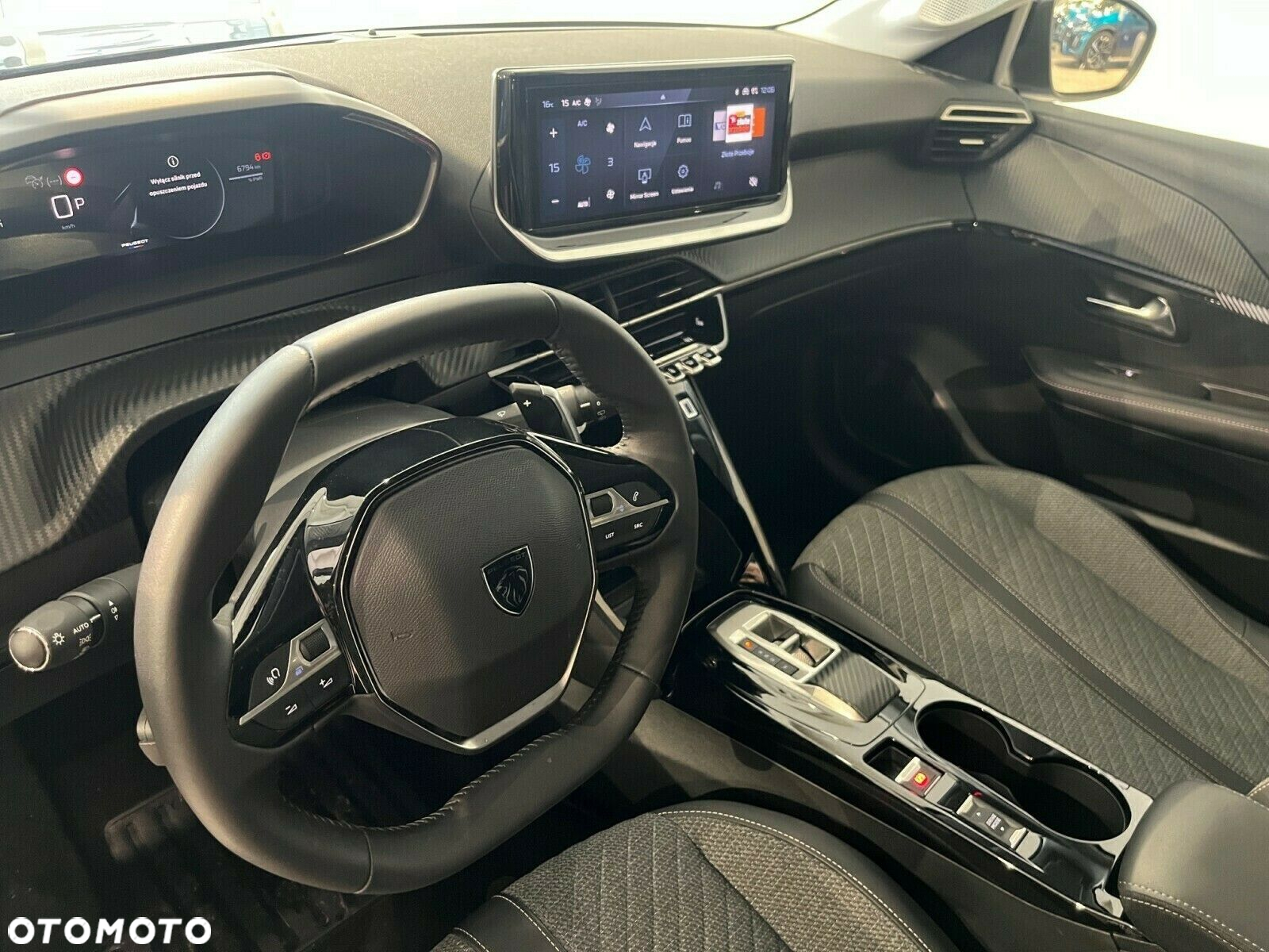 Peugeot 208 - 5