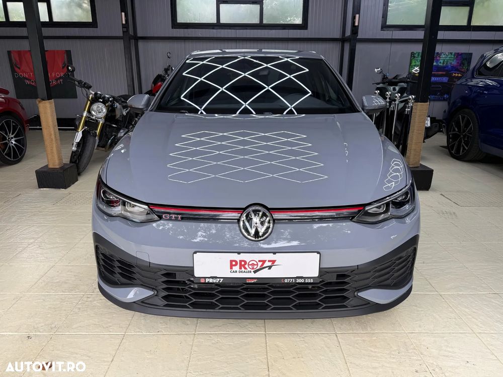 Volkswagen Golf - 2