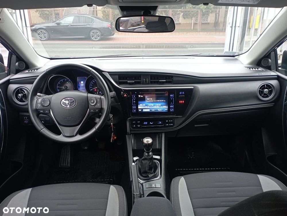 Toyota Auris 1.6 Premium - 8