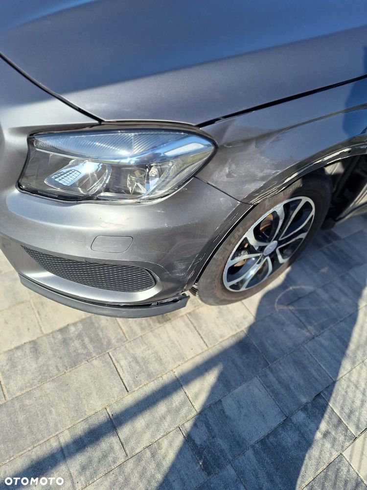 Mercedes-Benz GLA 250 7G-DCT AMG Line - 2